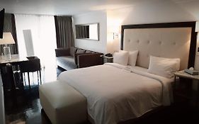 Suites Londres 212